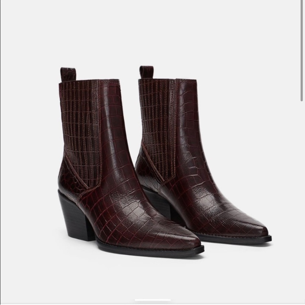 Zara woman NWT mock croc leather ankle boots